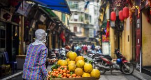 Suatu hal berupa barang atau jasa dari penjual yang diminta oleh pembeli. Termasuk dalam struktur teks negosiasi