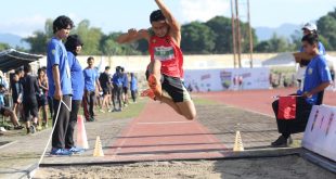 Dalam sikap ini, kaki mengayun dan biarkan tergantung lurus pada waktu menumpu disebut